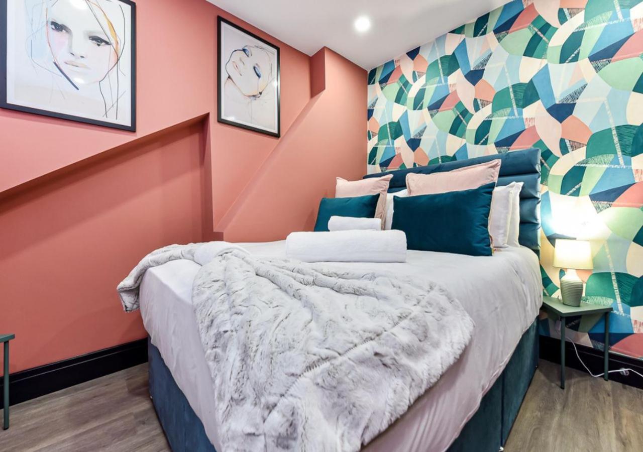 Bright & Colourful House - Best For A Large Groups ลอนดอน ภายนอก รูปภาพ
