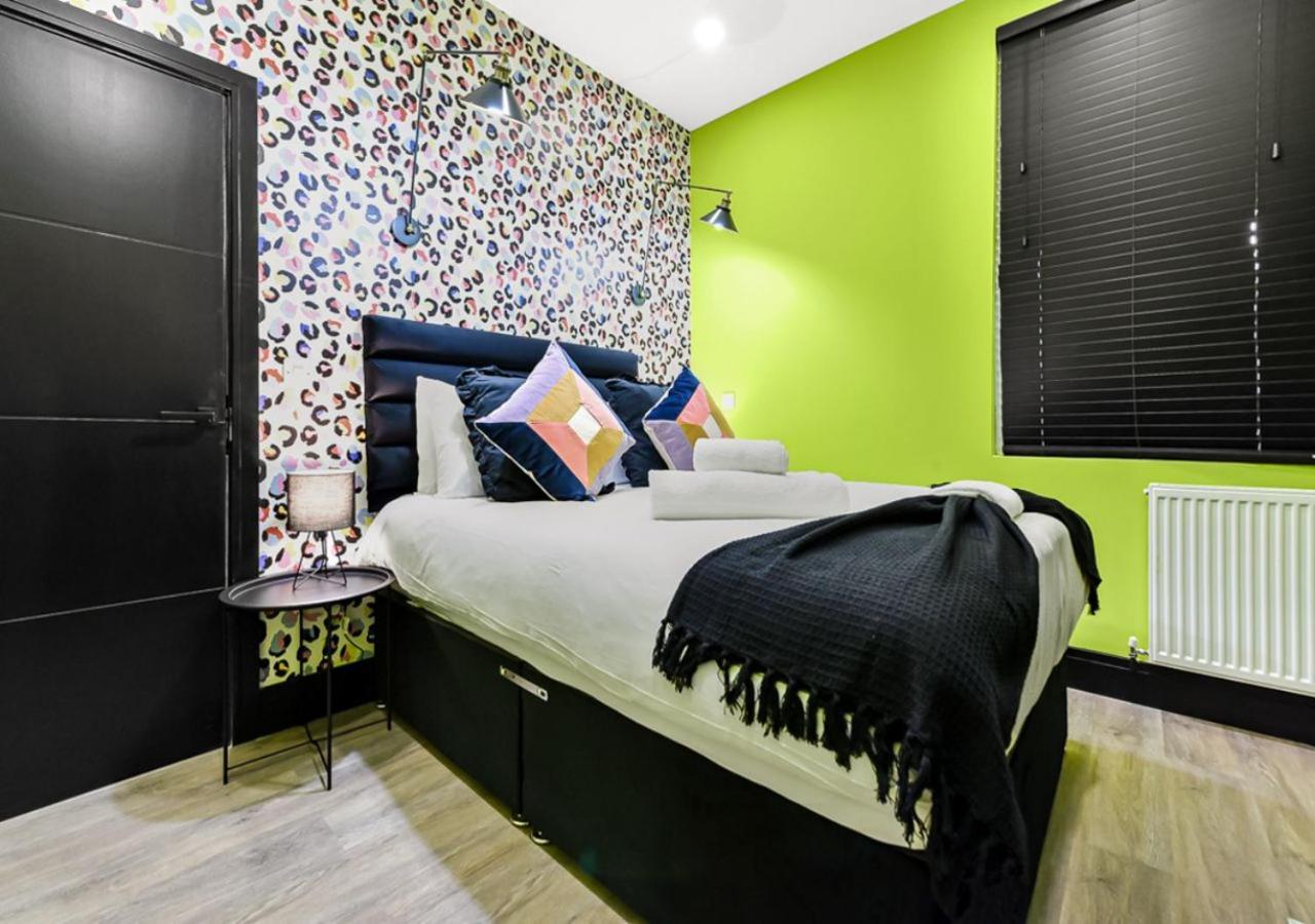 Bright & Colourful House - Best For A Large Groups ลอนดอน ภายนอก รูปภาพ