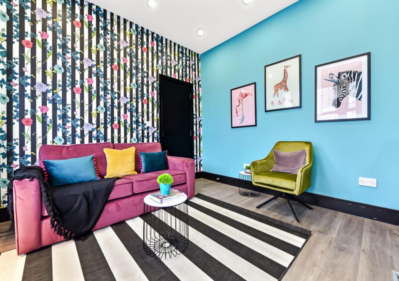 Bright & Colourful House - Best For A Large Groups ลอนดอน ภายนอก รูปภาพ